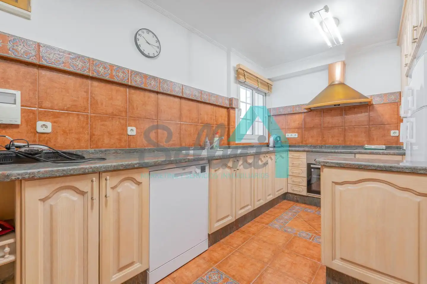 Küche von Wohnung zur Miete in Oviedo  mit Heizung, Parkett und Terrasse