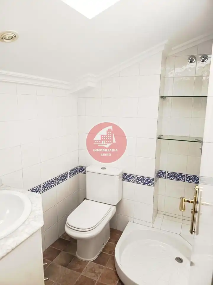 Badezimmer von Wohnung zur Miete in Nigrán mit Möbliert