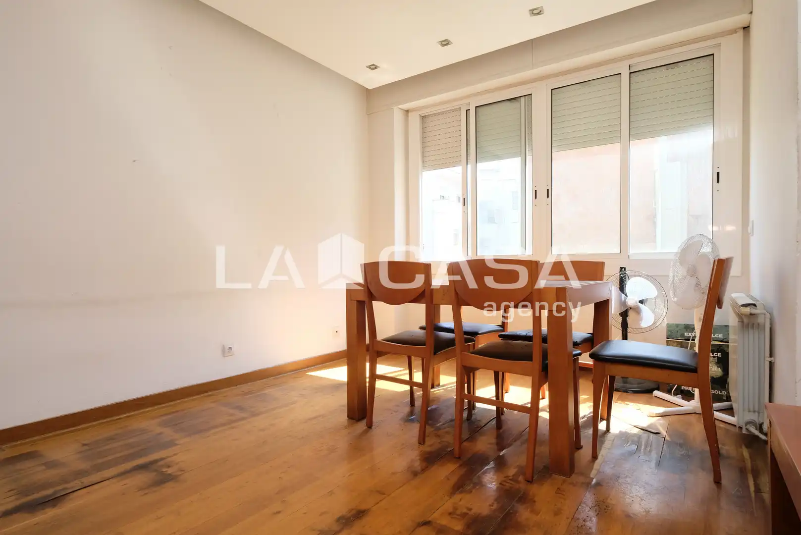 Comedor de Piso en venta en Barcelona con Calefacción