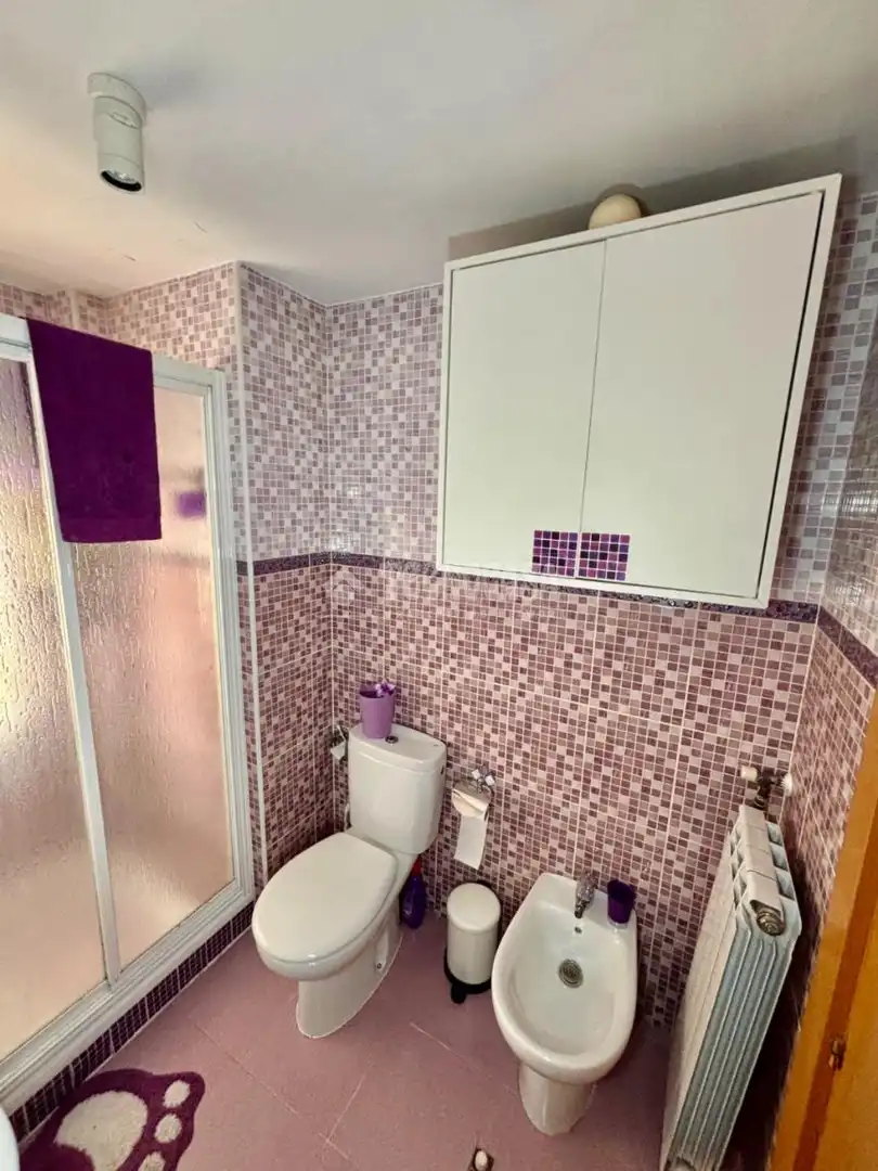 Badezimmer von Wohnung zum Verkauf in Madrid mit Klimaanlage, Heizung und Terrasse