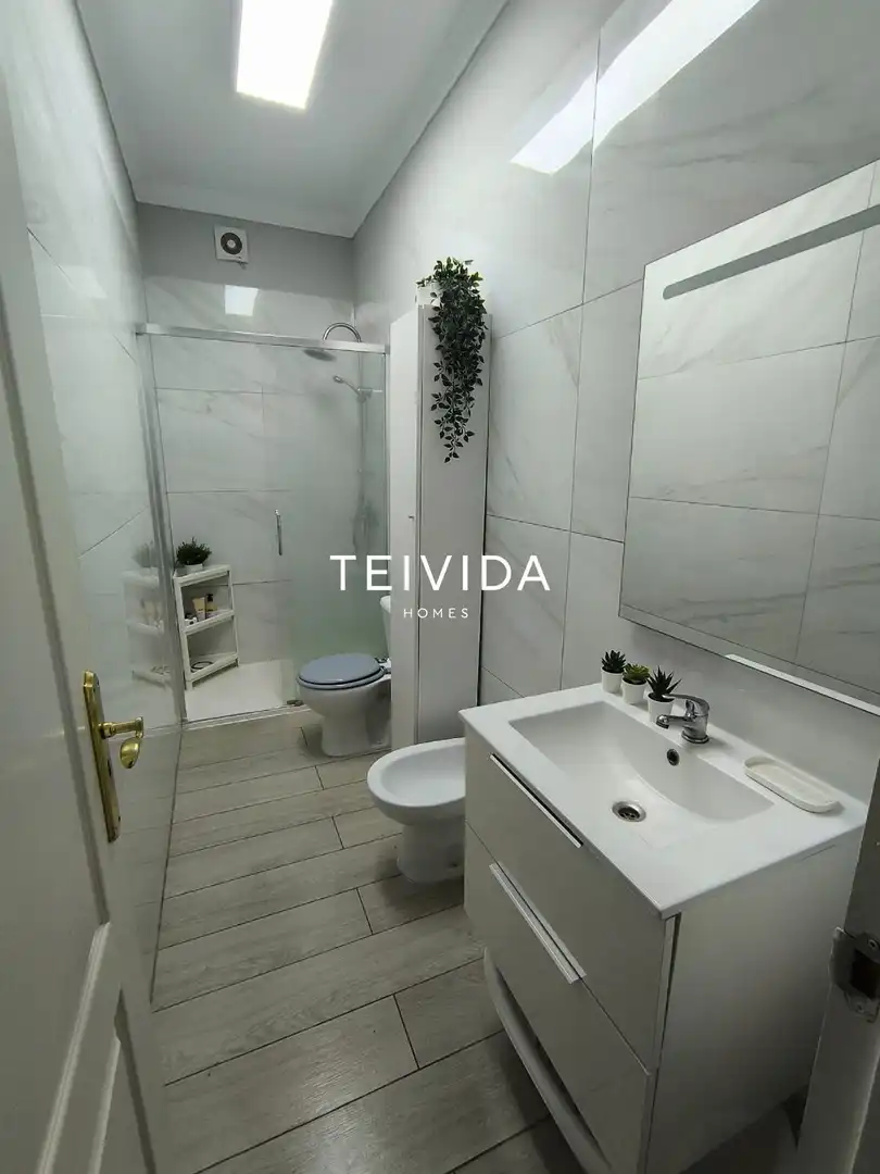 Bathroom of Flat for sale in San Cristóbal de la Laguna  with Private garden and Furnished