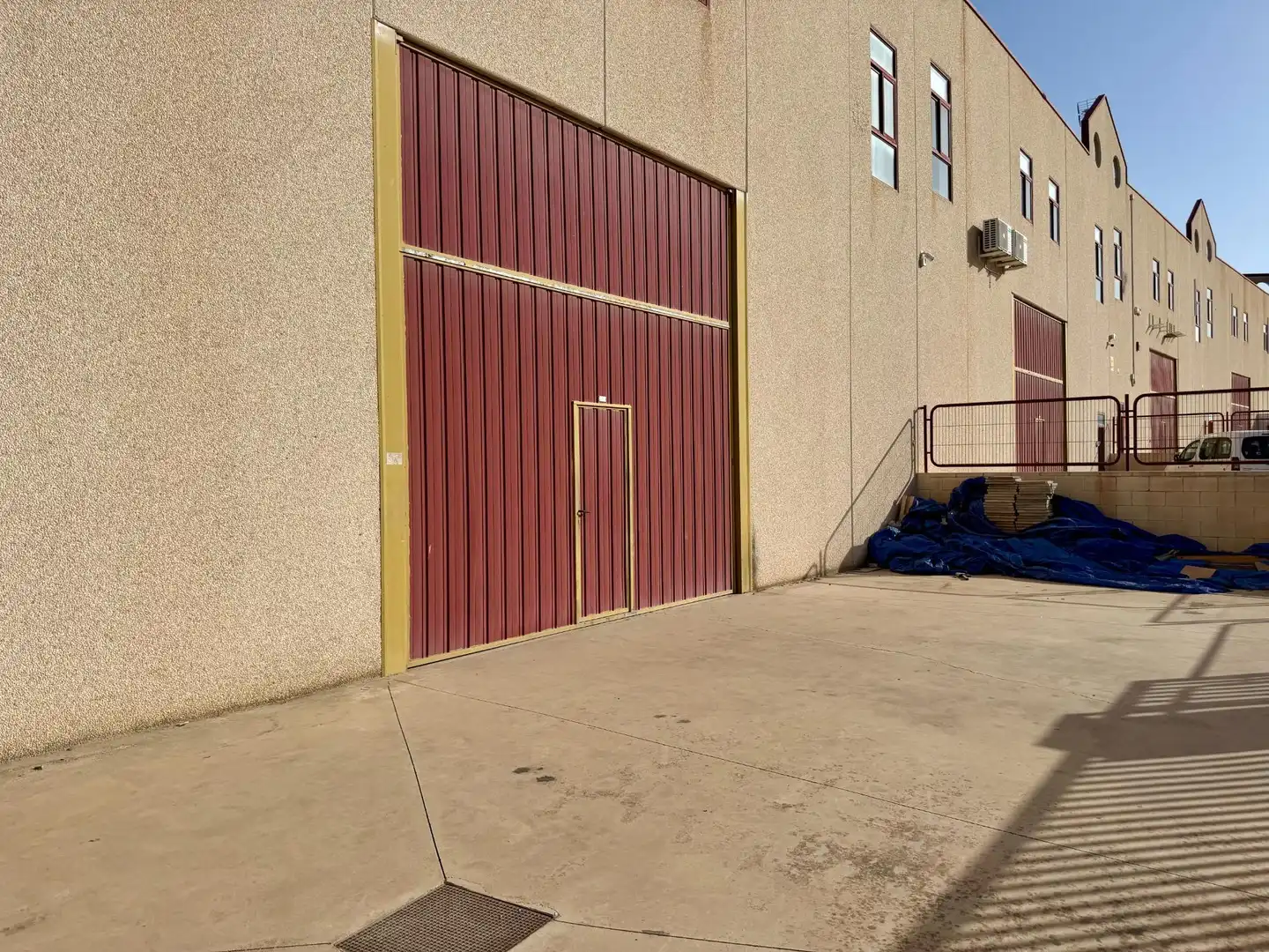 Exterior view of Industrial buildings for rent in Aspe