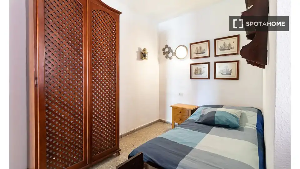 Bedroom of Flat for rent in Valencia  with Air Conditioner, Heating and Furnished