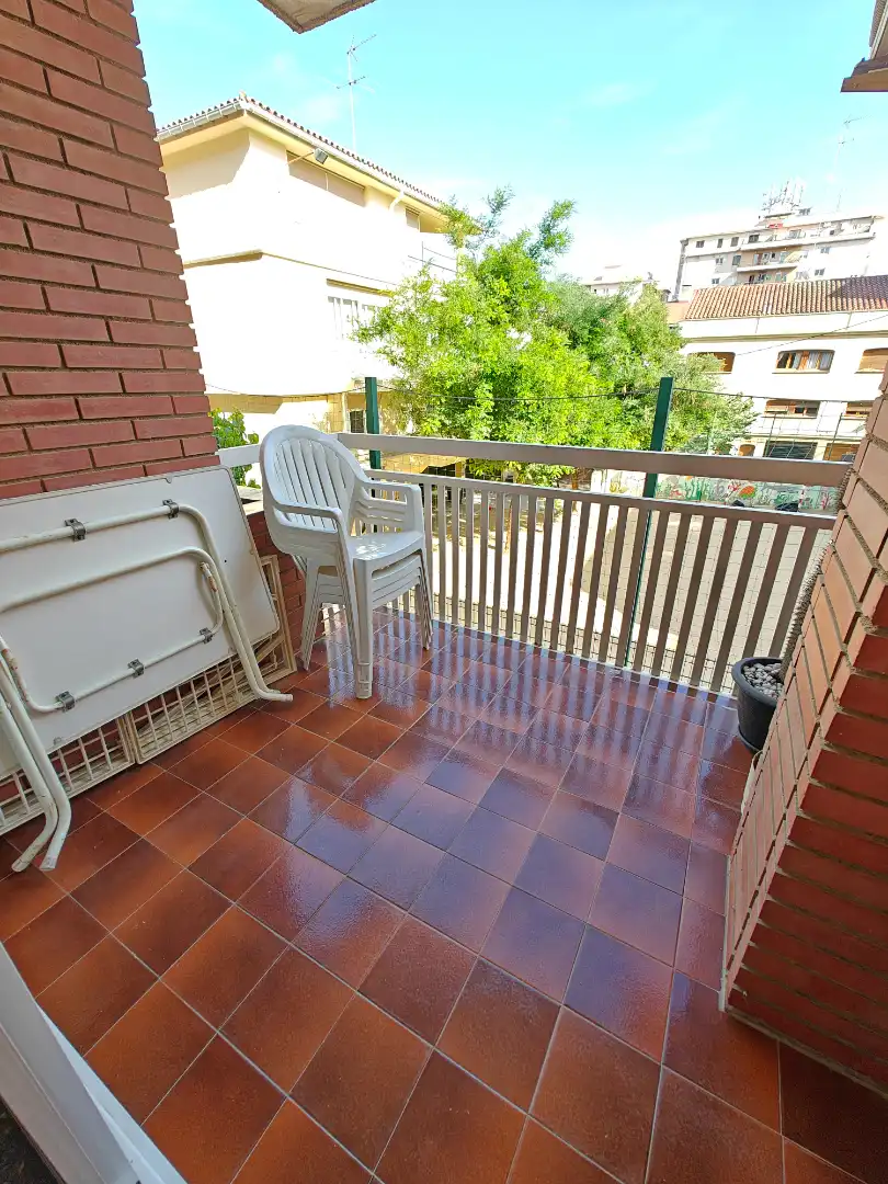 Flat with terrace for sale in Carrer d'Enric Granados 68, imagen 2