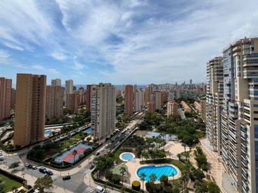 Appartement compact avec piscine à louer à AVENIDA MUNICIPI 14
