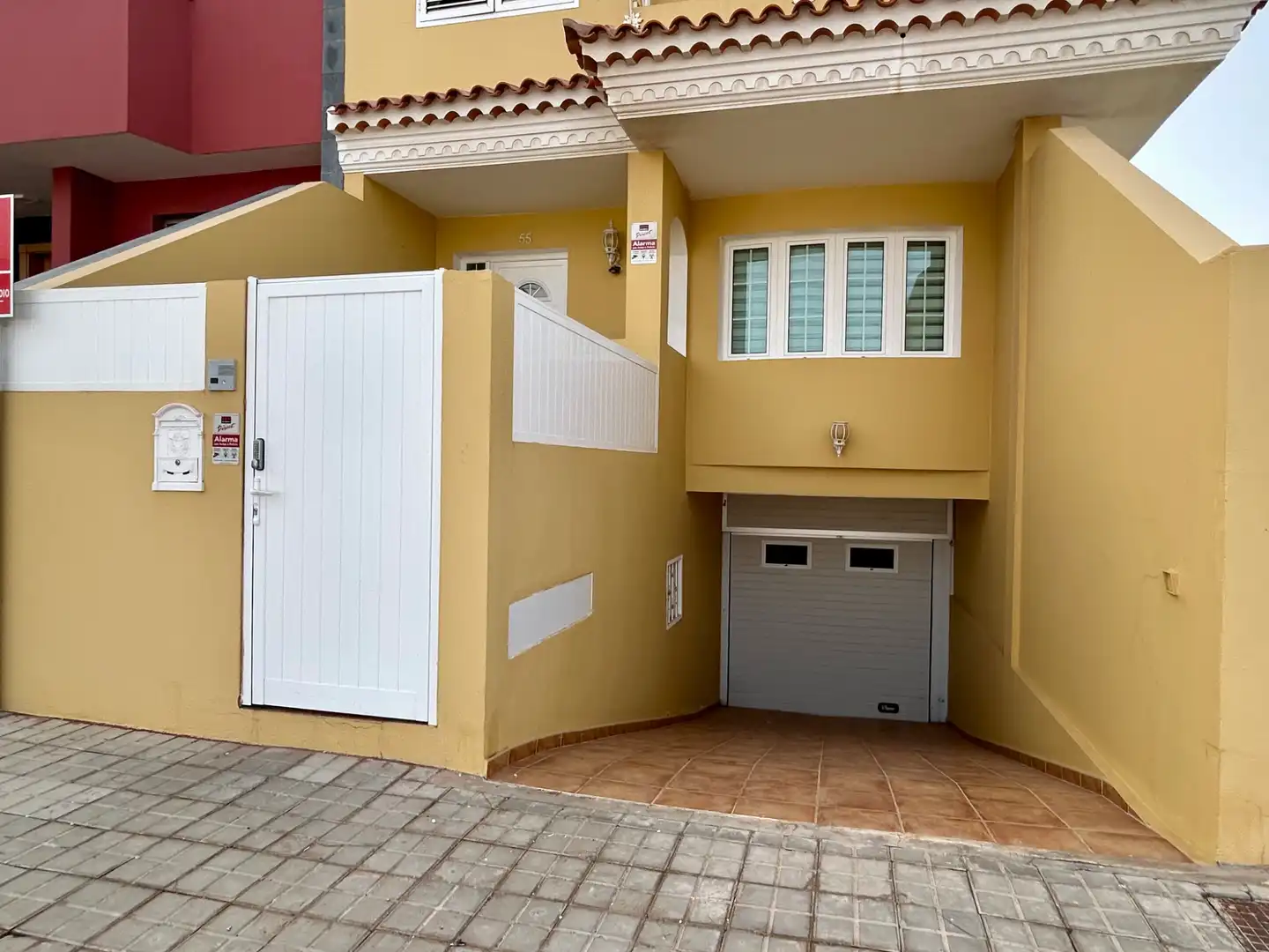 Exterior view of Detached homes for sale in Agüimes  with Air Conditioner, Terrace and Oven