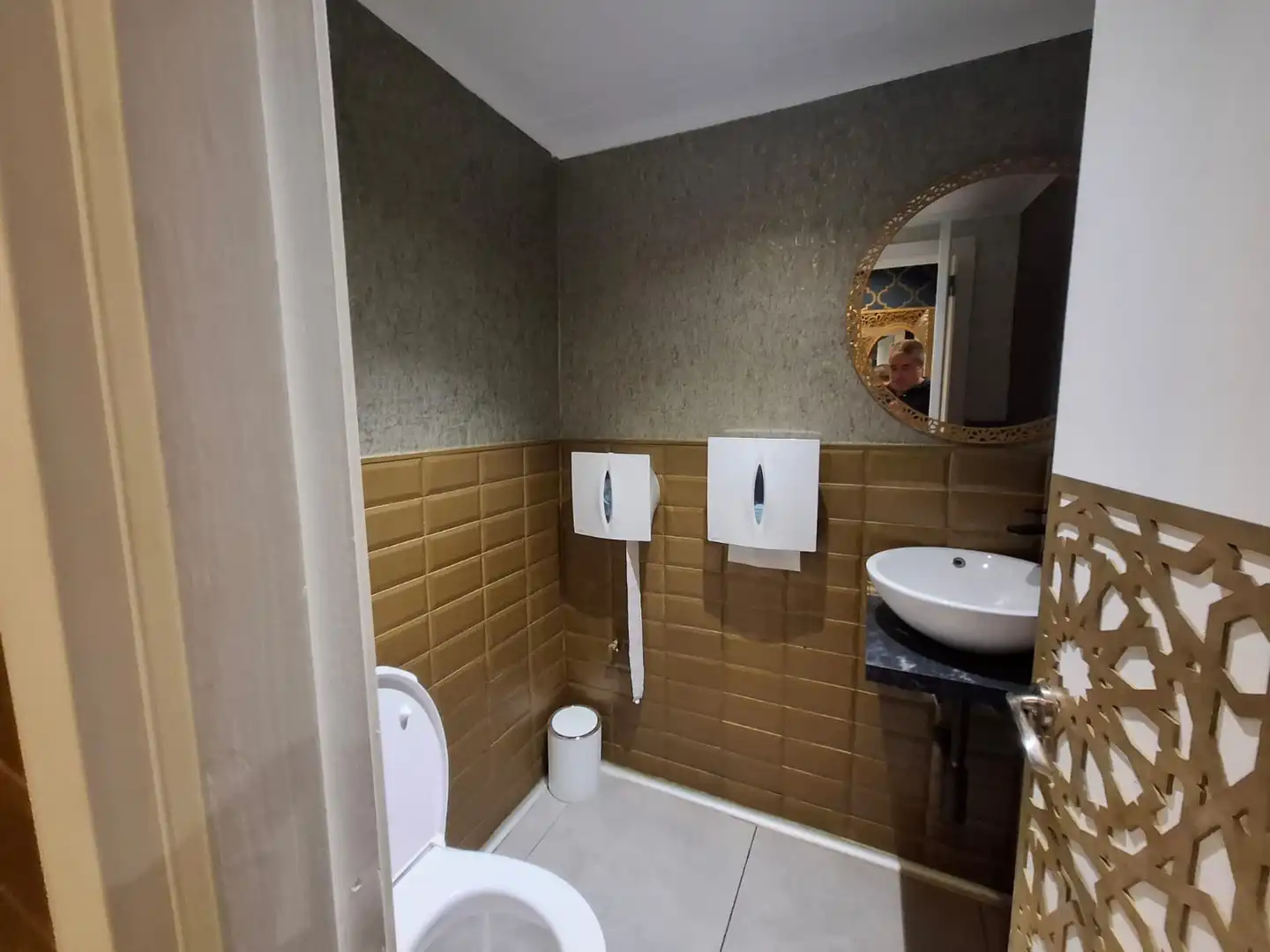 Baño de Local en traspaso en Vigo  con Aire acondicionado, Terraza y Amueblado
