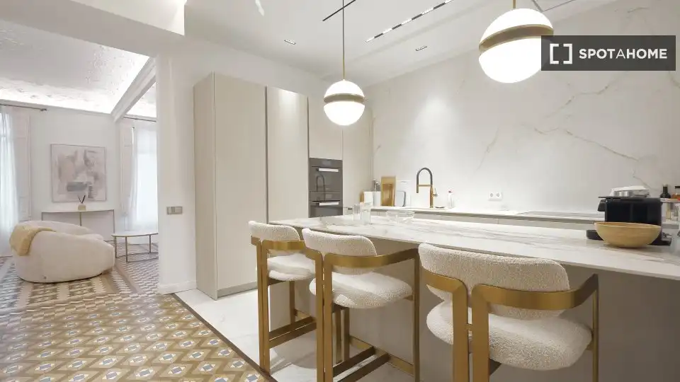 Flat with terrace to rent in Eixample, imagen 3
