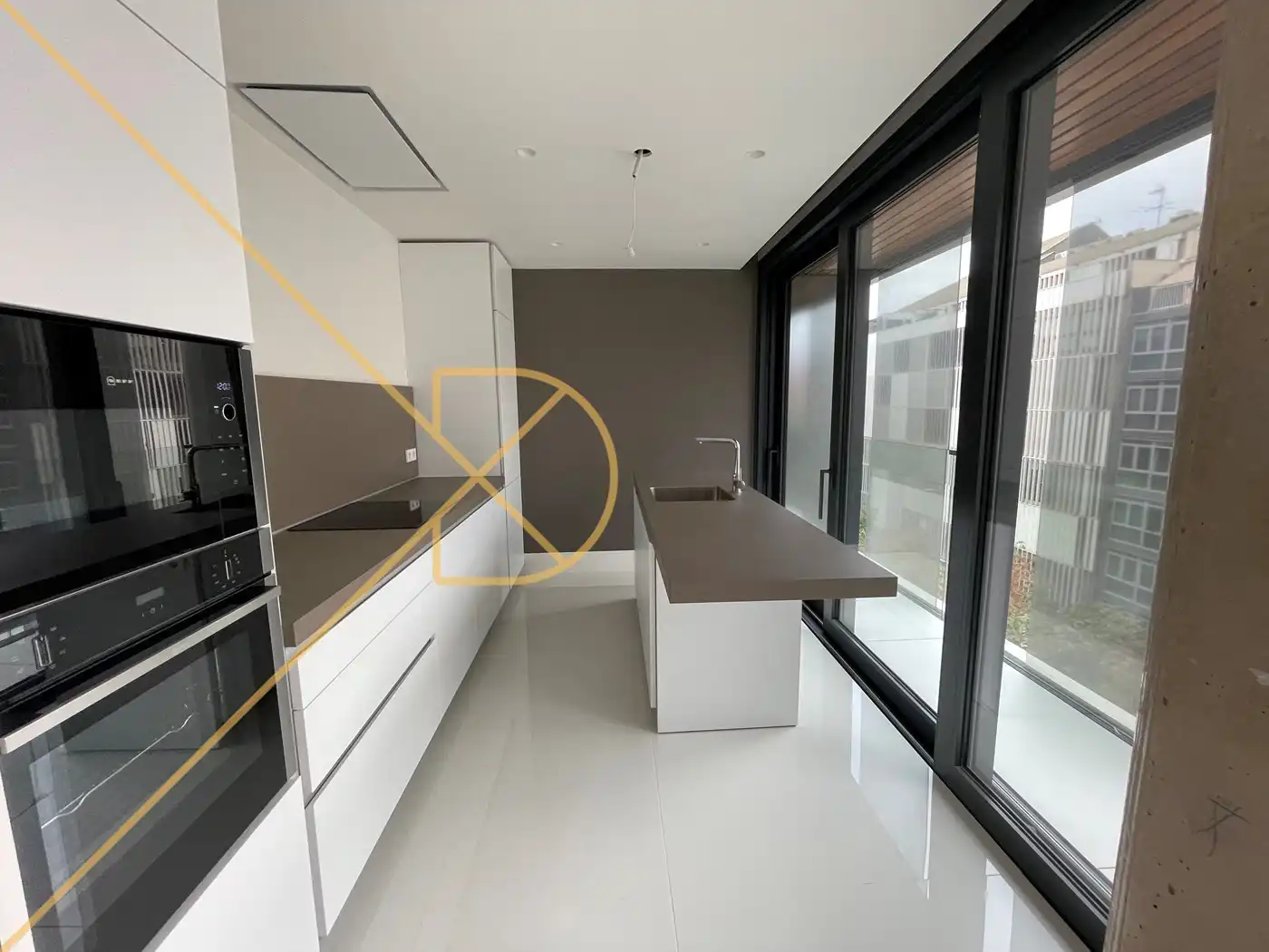 Küche von Wohnung zum Verkauf in Barcelona mit Klimaanlage, Heizung und Parkett