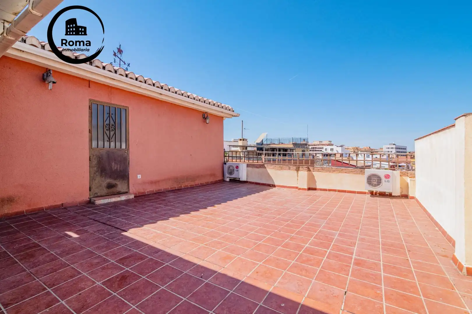 Terrassa de Casa adosada en venda en Granada amb Aire condicionat, Terrassa i Moblat