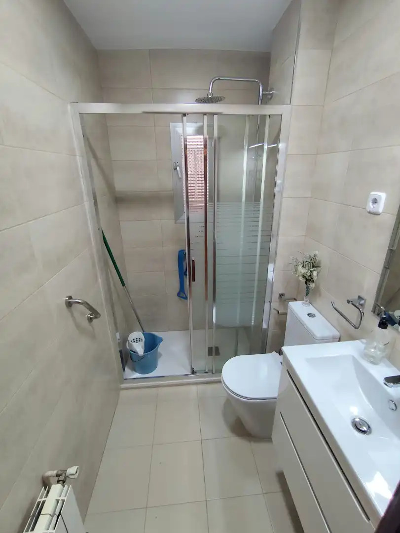 Baño de Piso en venta en Madrid con Aire acondicionado, Calefacción y Amueblado