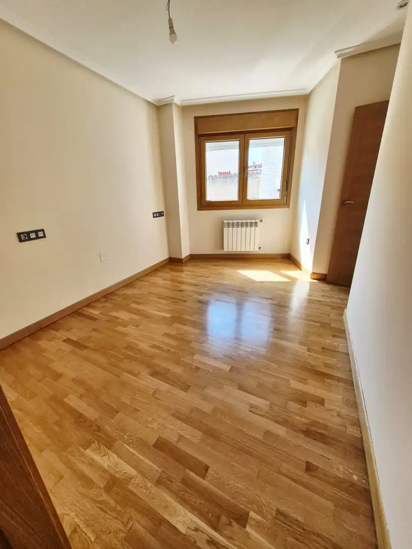 Sala d'estar de Pis en venda en Avilés amb Calefacció i Traster