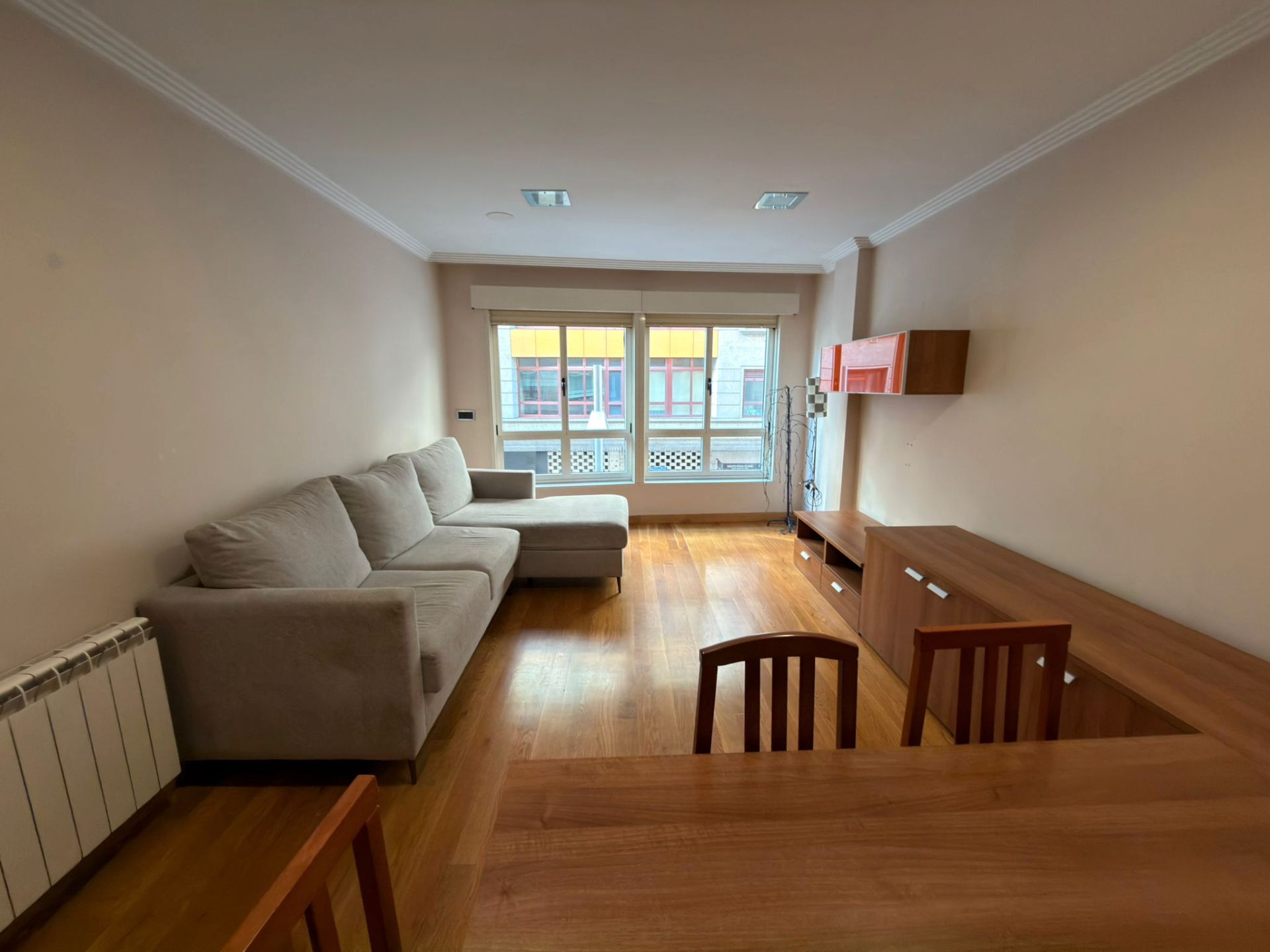 Living room of Flat to rent in Pontevedra Capital   with Air Conditioner, Heating and Parquet flooring