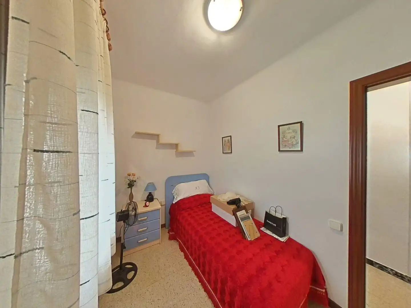 Habitación de Ático en venta en Vilanova i la Geltrú con Aire acondicionado, Calefacción y Terraza