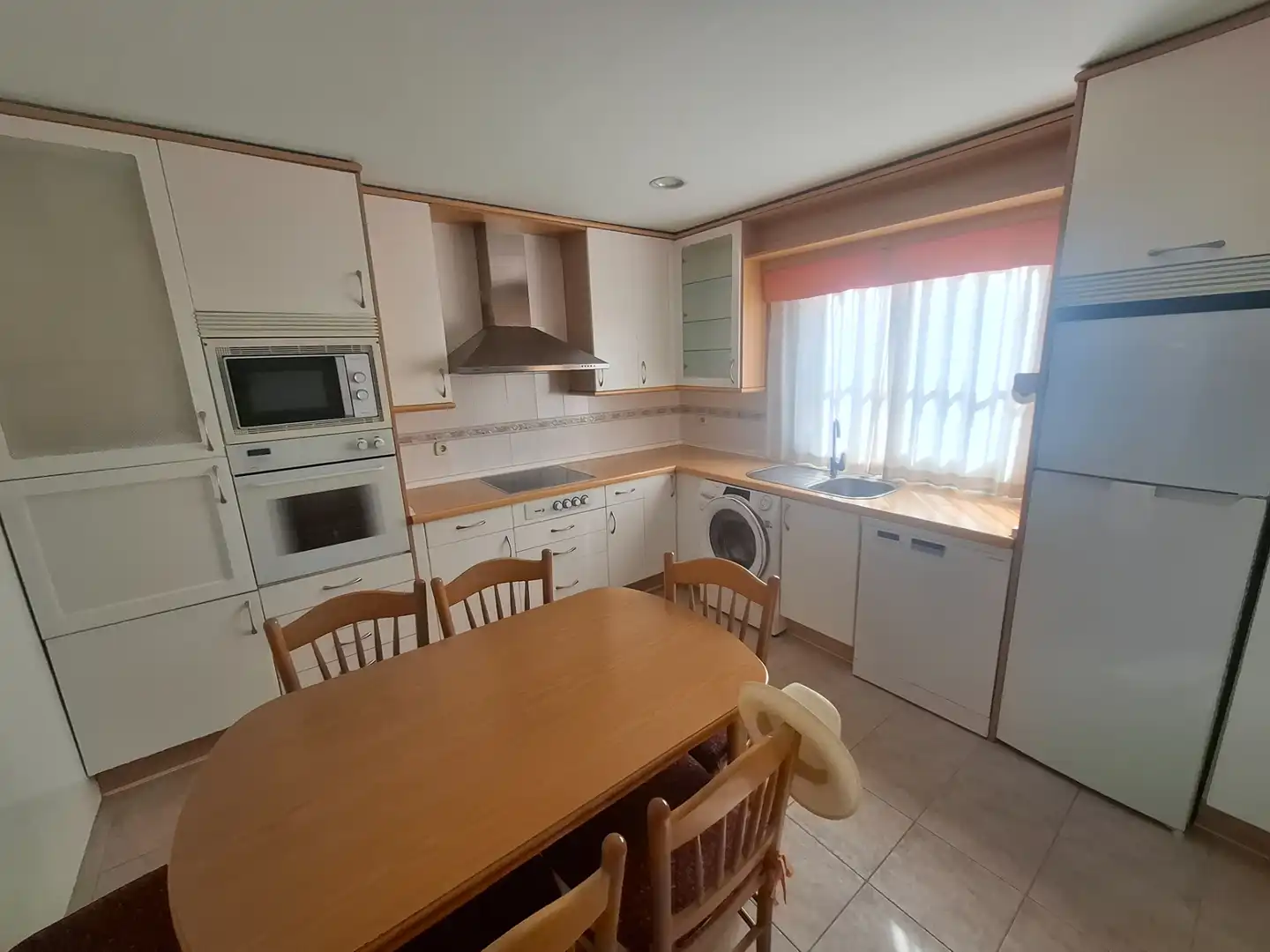 Cocina de Casa adosada de alquiler en Villaviciosa de Odón con Aire acondicionado, Calefacción y Jardín privado