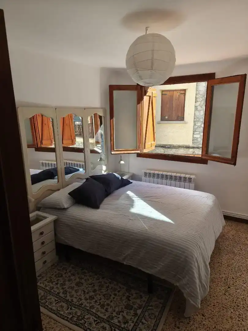 Bedroom of Flat for rent in Benasque, Huesca