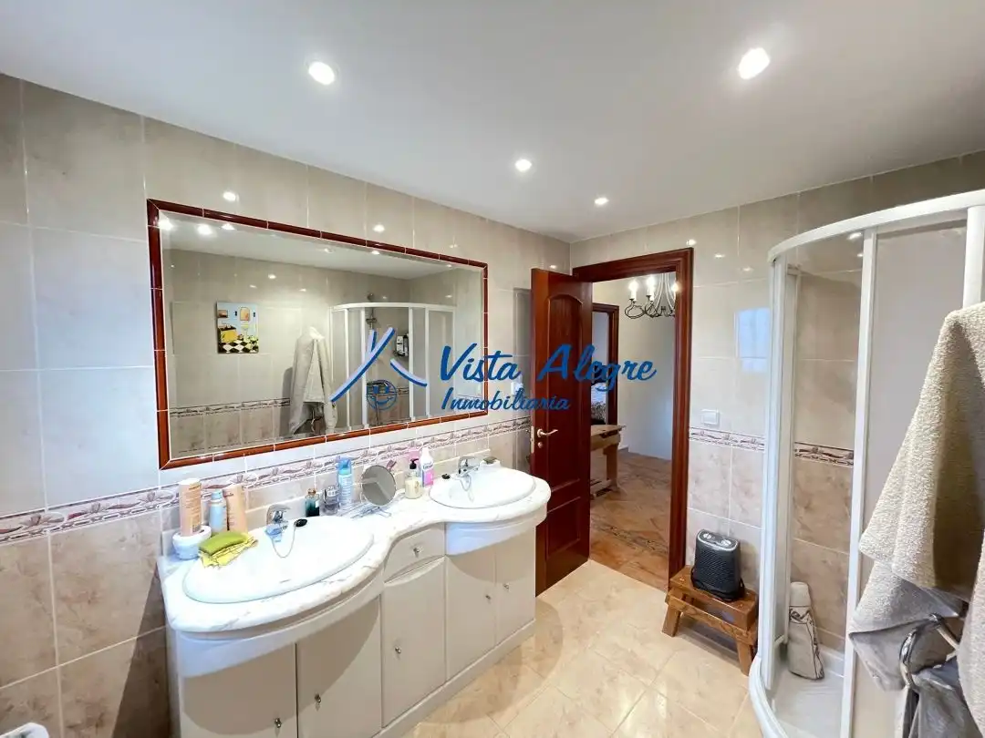 Baño de Casa o chalet en venta en Cuzcurrita de Río Tirón con Calefacción, Jardín privado y Terraza