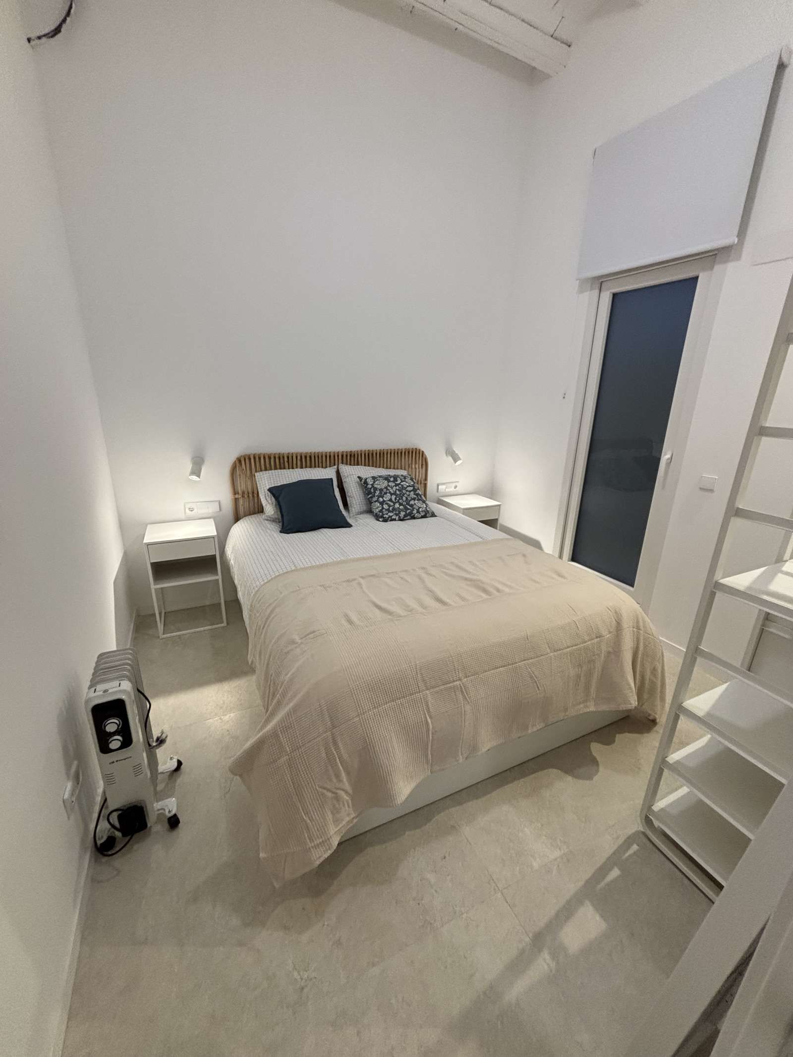 Dormitori de Estudi per a compartir en  Valencia Capital amb Aire condicionat, Calefacció i Terrassa