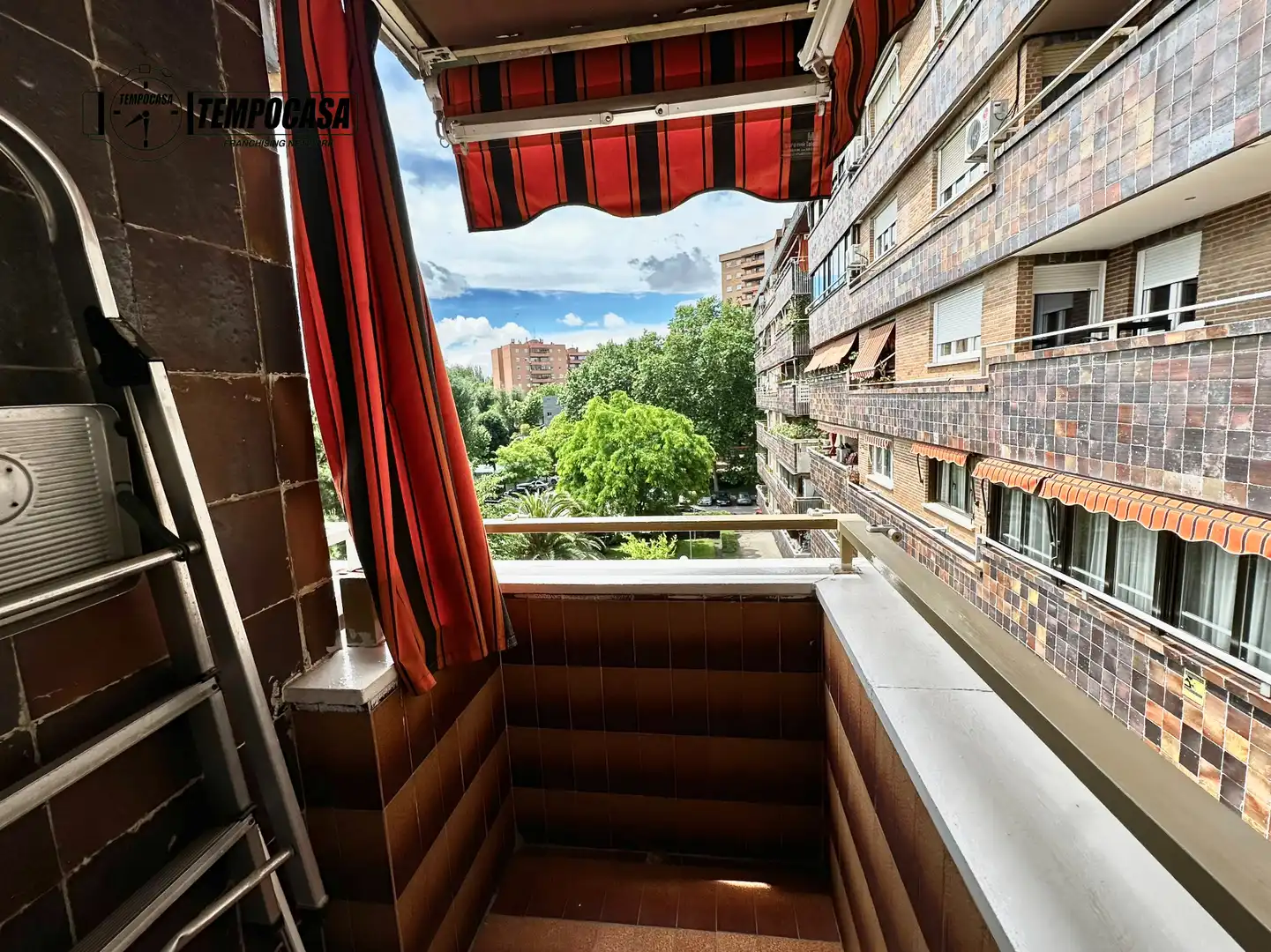 Vista exterior de Piso en venta en Madrid con Aire acondicionado, Calefacción y Jardín privado