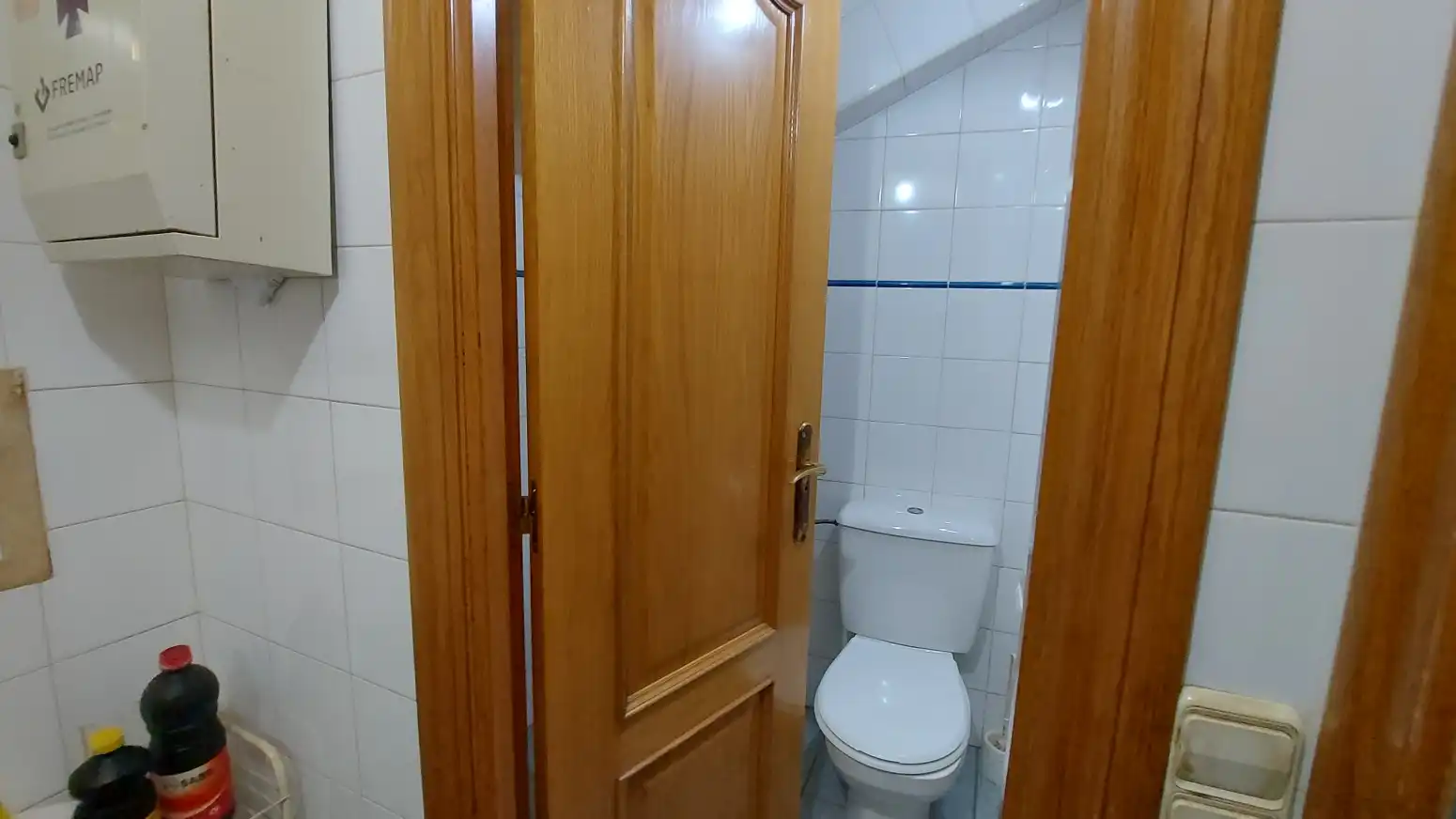 Badezimmer von Geschaftsraum zur Miete in  Logroño