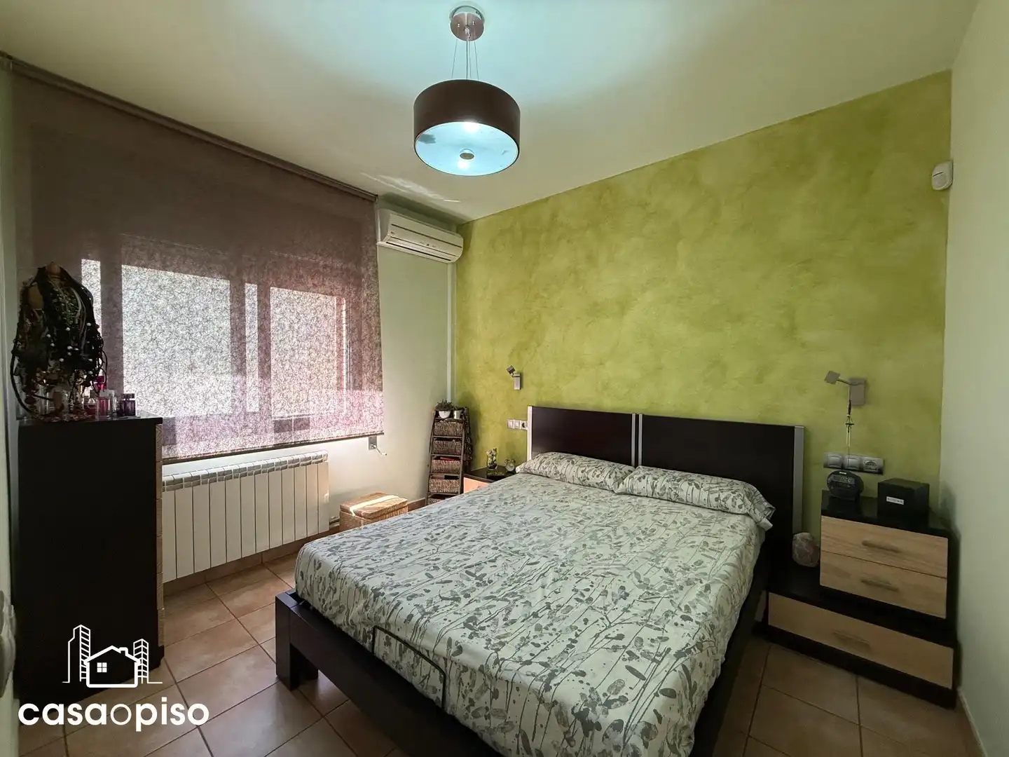 Schlafzimmer von Haus oder Chalet zum Verkauf in Rubí mit Klimaanlage, Heizung und Privatgarten