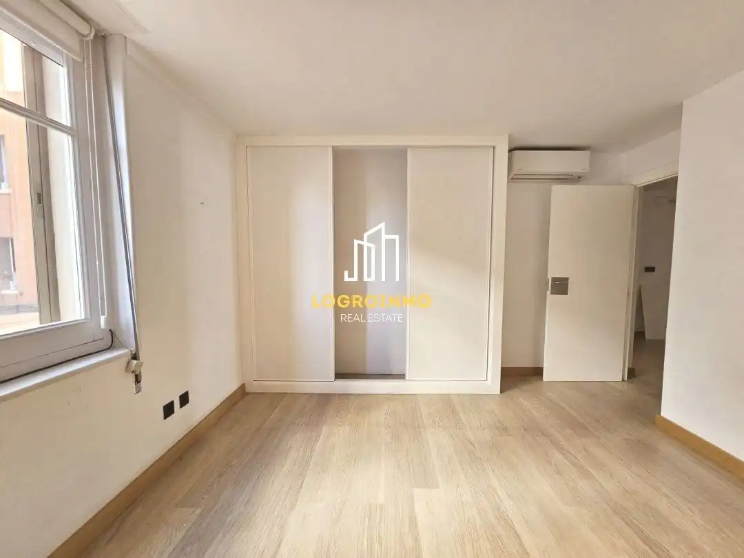 Bedroom of Flat for sale in  Logroño  with Air Conditioner, Heating and Storage room