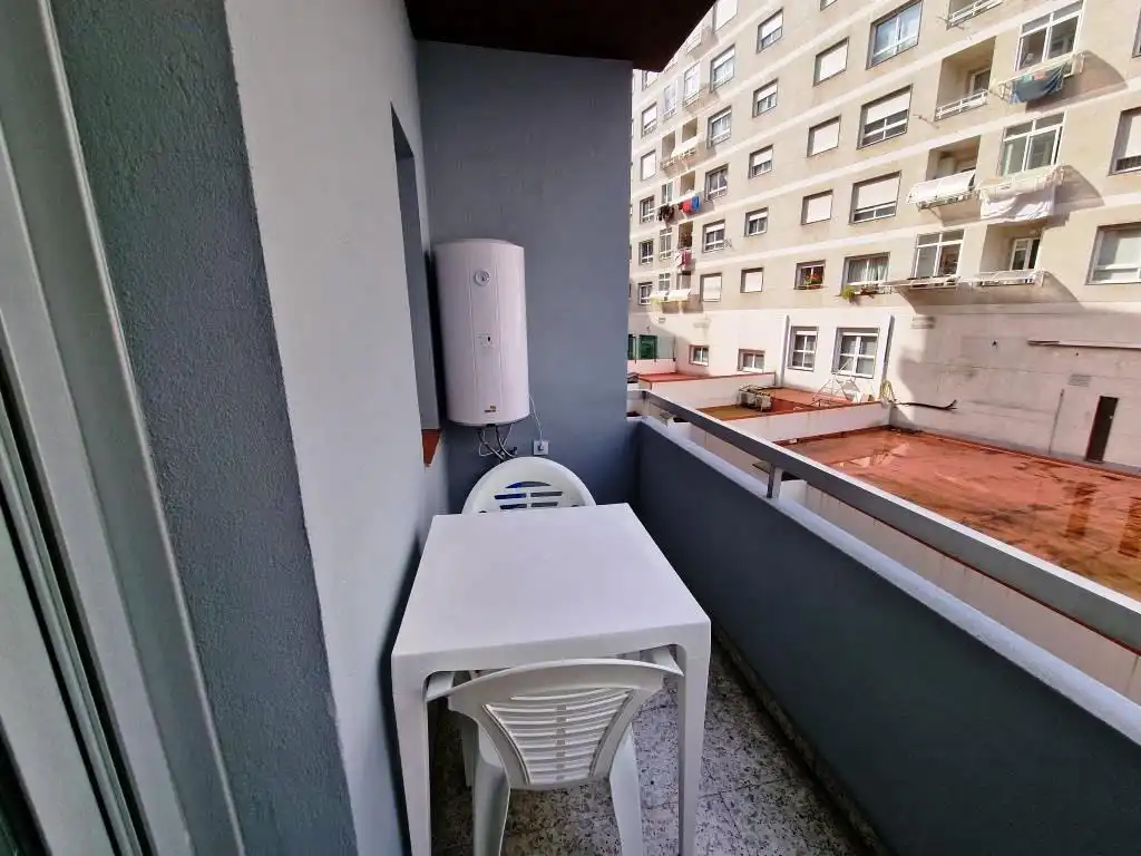 Terrassa de Pis per a compartir en Ourense Capital  amb Calefacció, Moblat i Balcó