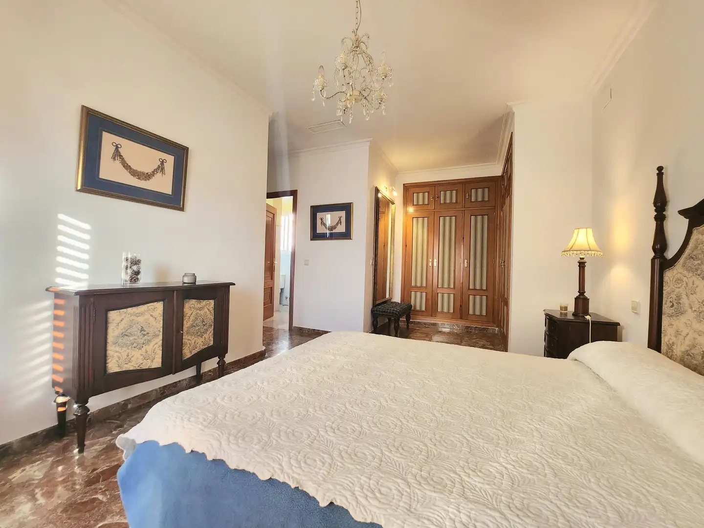 Habitación de Casa o chalet en venta en Alcalá de Guadaira con Aire acondicionado, Calefacción y Jardín privado