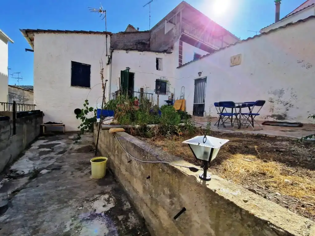 Vista exterior de Casa o xalet en venda en Camporrélls amb Jardí privat, Terrassa i Balcó