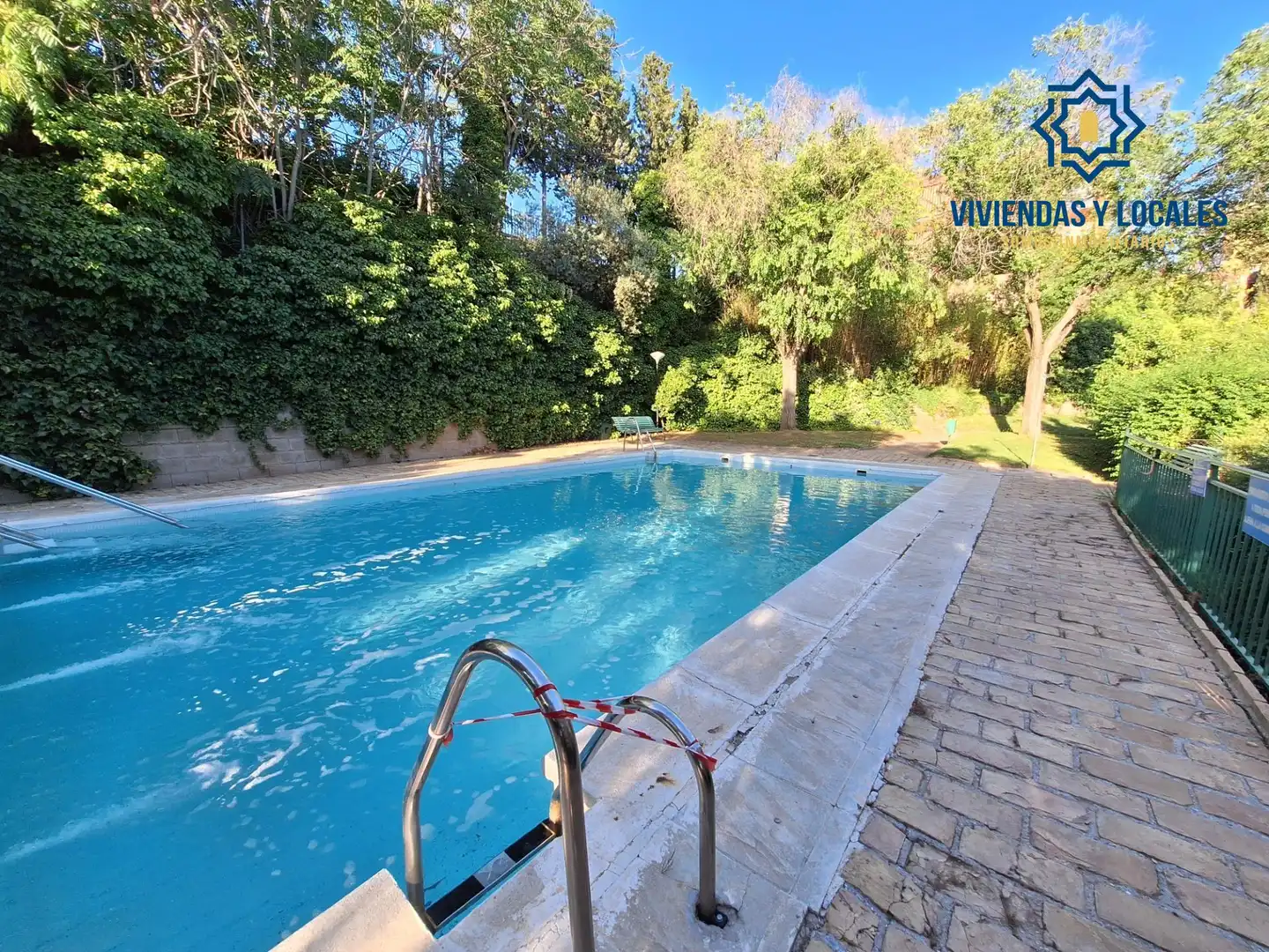 Swimming pool of Flat for rent in Granada  with Air Conditioner, Heating and Private garden