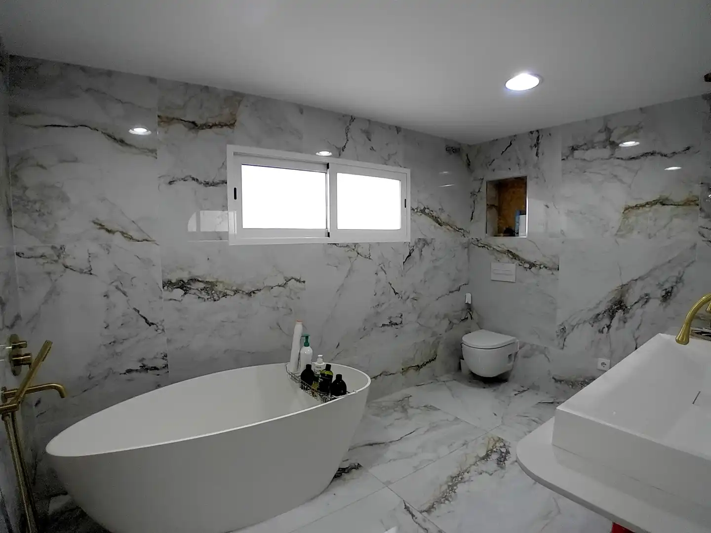 Bathroom of Houses for sale in Aldaia, Valencia