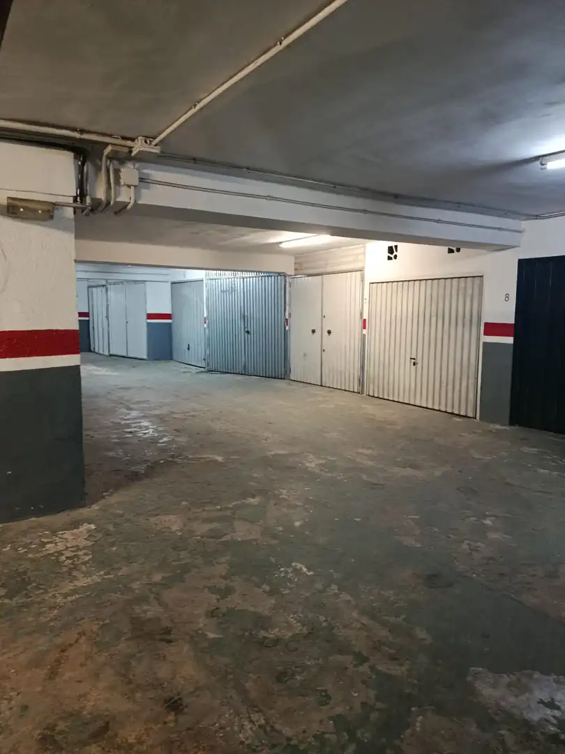 Parkplatz von Wohnung zum Verkauf in Cádiz mit Klimaanlage
