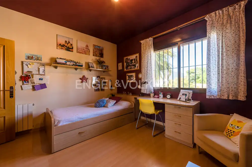 Habitación de Casa o chalet en venta en Bormujos con Aire acondicionado, Calefacción y Jardín privado