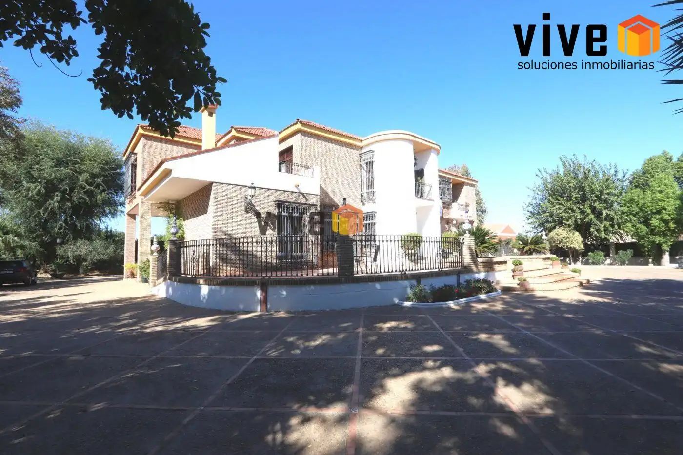 Exterior view of Houses for sale in Espartinas  with Air Conditioner, Heating and Terrace