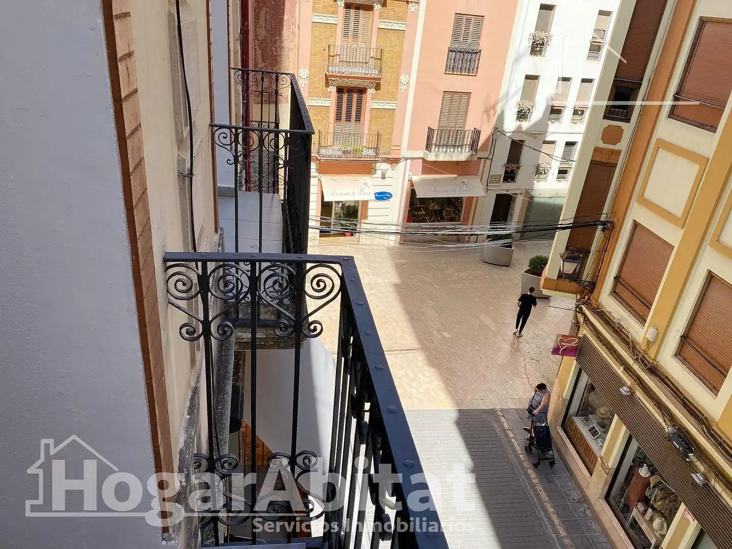 Vista exterior de Pis en venda en Alzira amb Calefacció, Moblat i Balcó