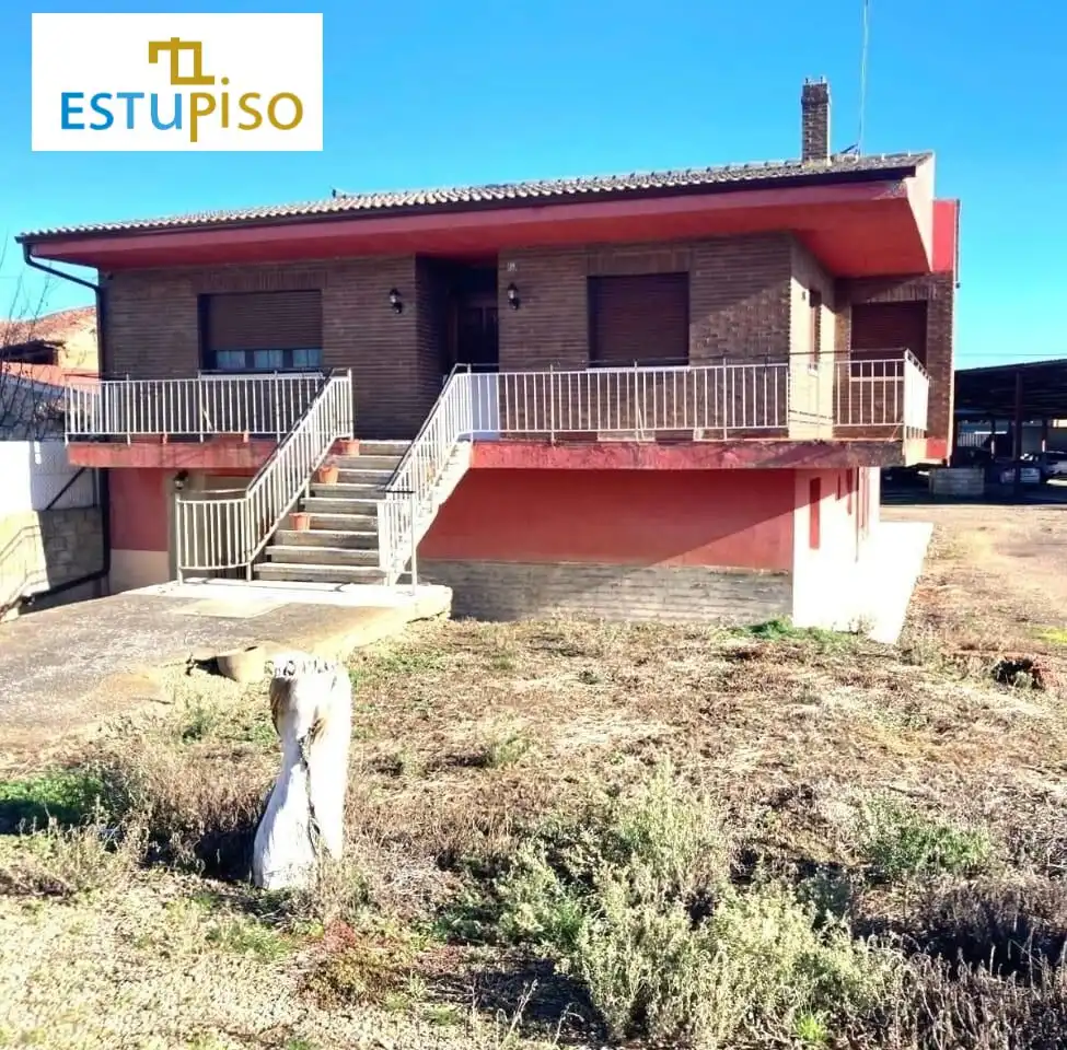 Vista exterior de Residencial en venta en Mansilla Mayor