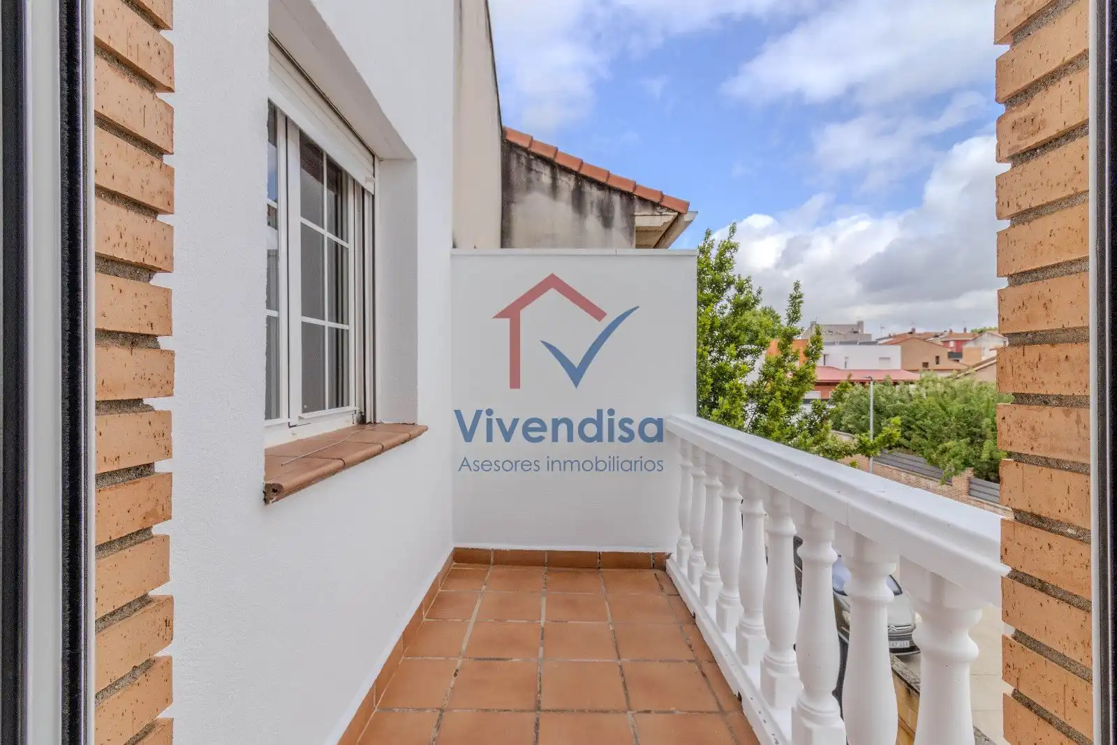 Vista exterior de Casa adosada en venta en Cabanillas del Campo con Terraza y Piscina