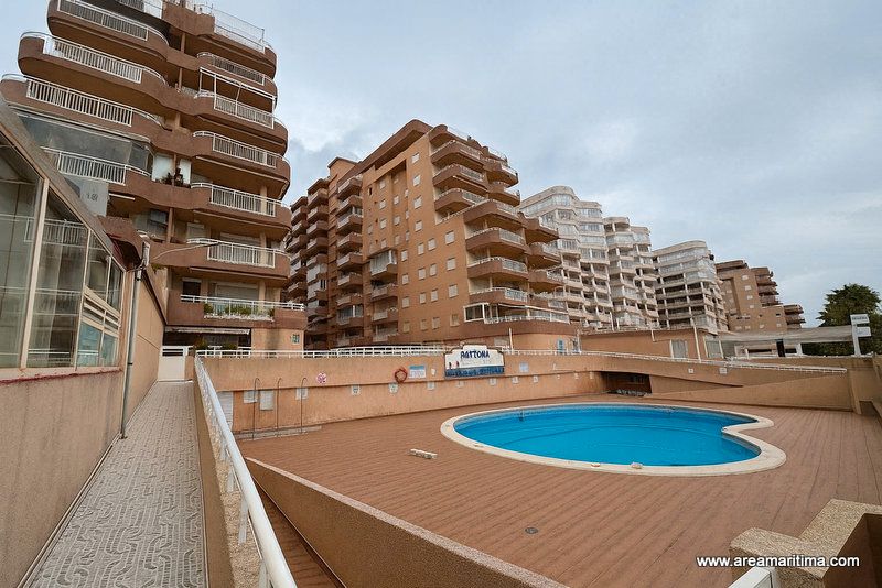 Swimming pool of Flat for sale in Oropesa del Mar / Orpesa  with Terrace, Furnished and Oven