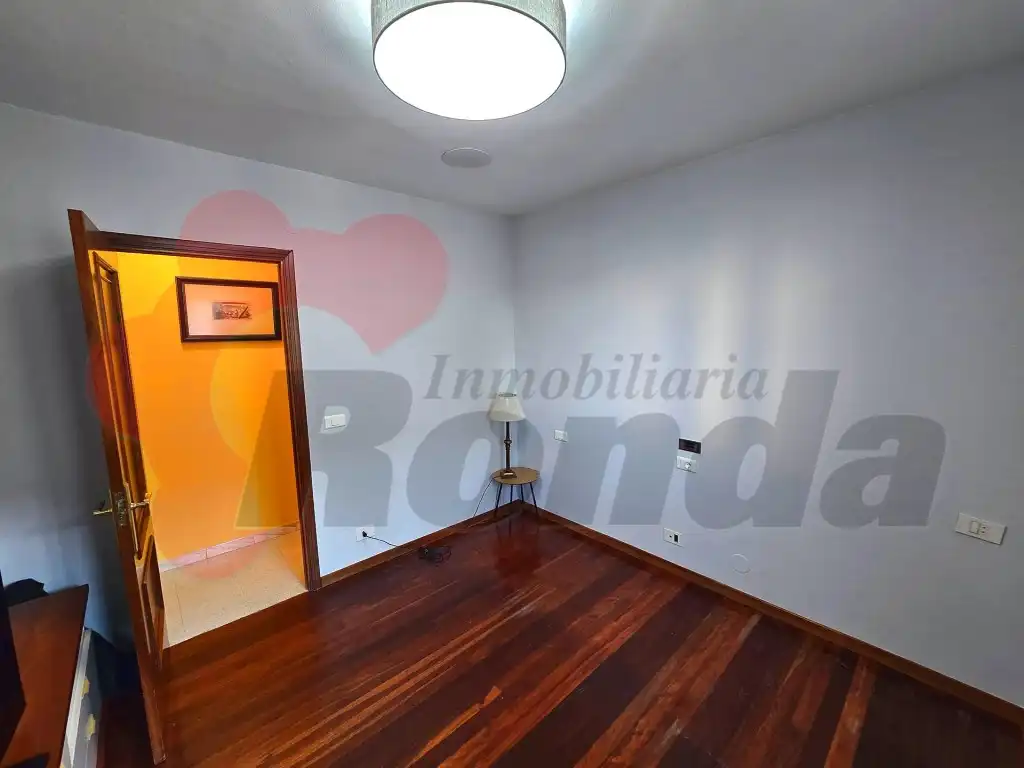 Bedroom of Flat for sale in Lugo  with Furnished