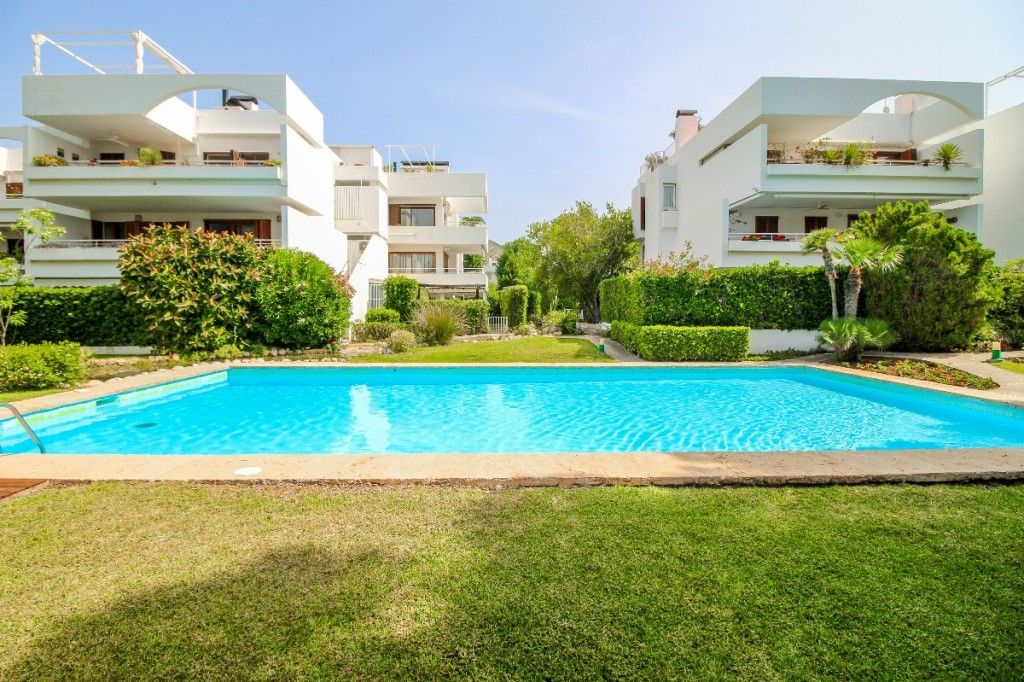 Piscina de Apartament en venda en Pollença amb Aire condicionat, Jardí privat i Terrassa