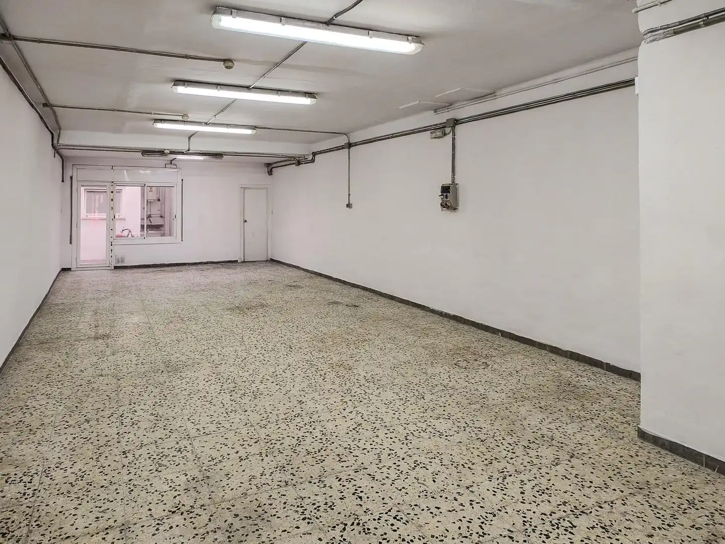 Einfamilien-Reihenhaus zum Verkauf in Terrassa mit Heizung und Terrasse