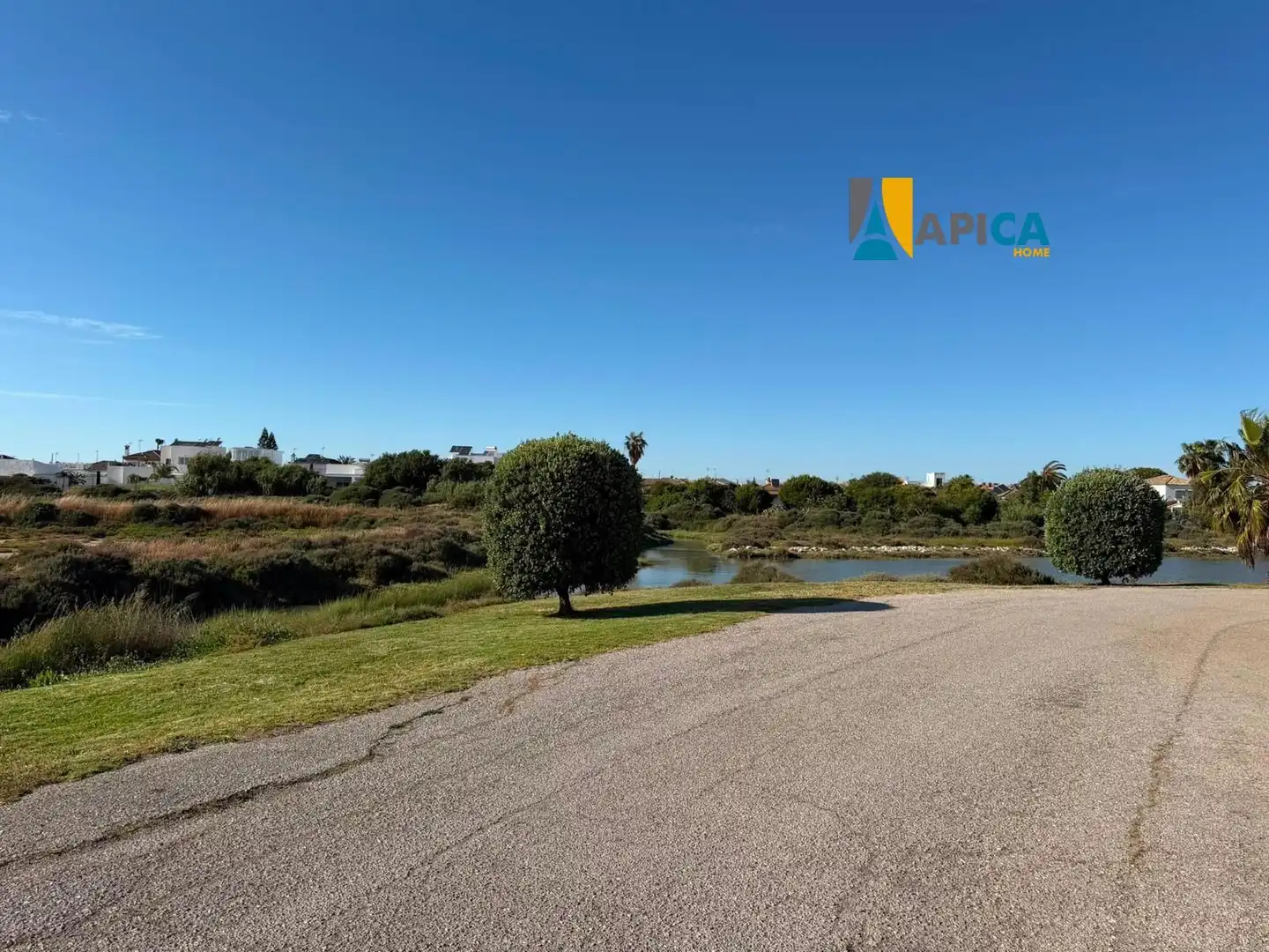 Casa adosada en venta en Chiclana de la Frontera con Terraza, Piscina y Piscina comunitaria