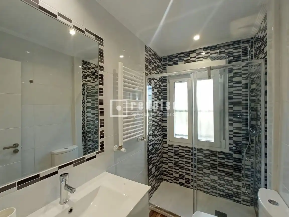 Badezimmer von Wohnung zur Miete in Madrid mit Klimaanlage, Heizung und Parkett