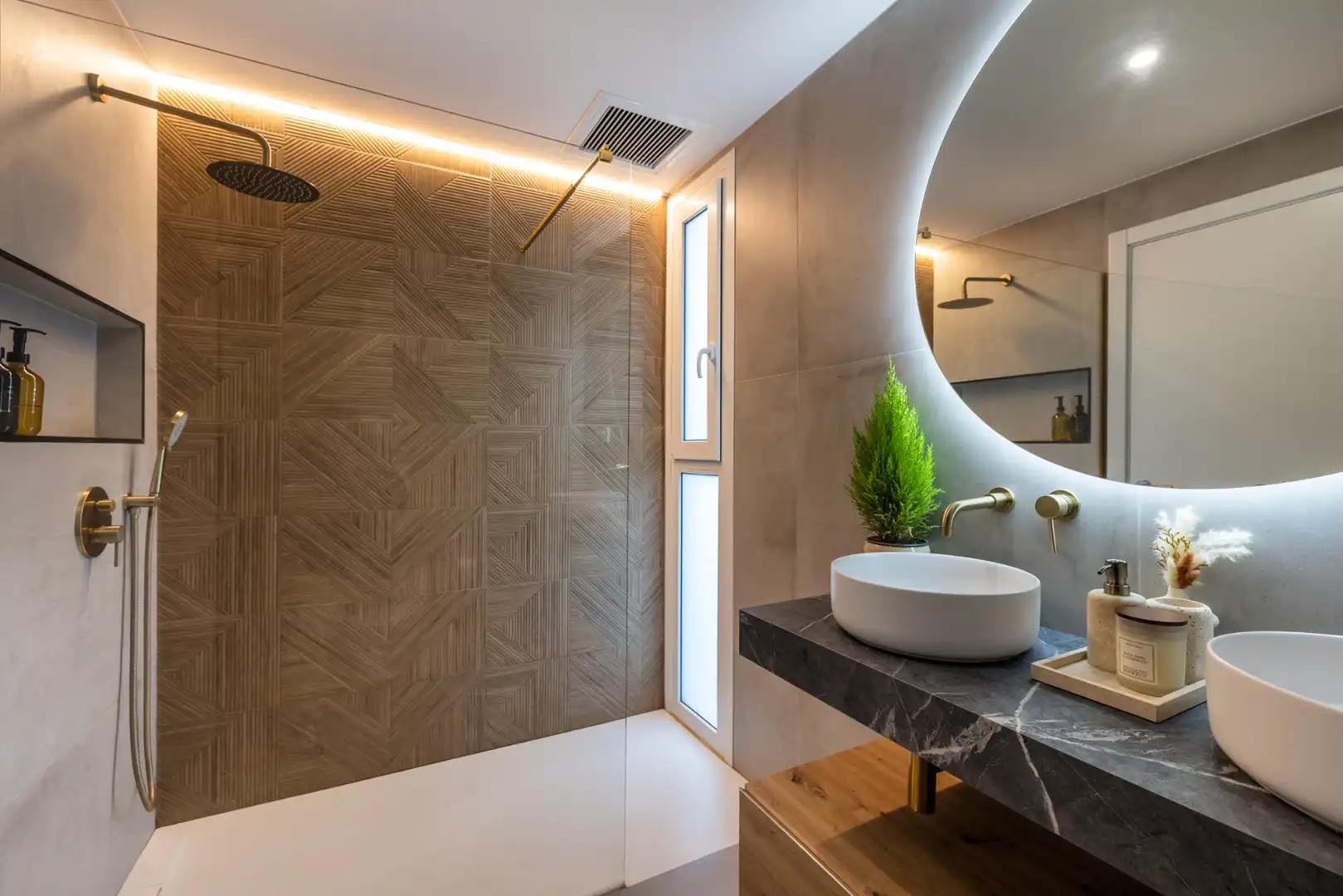 Badezimmer von Dachboden zum Verkauf in Las Palmas de Gran Canaria mit Klimaanlage, Terrasse und Möbliert