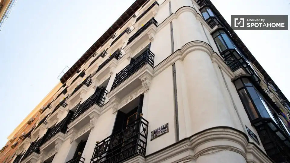Exterior view of Flat for share in Moncloa - Aravaca