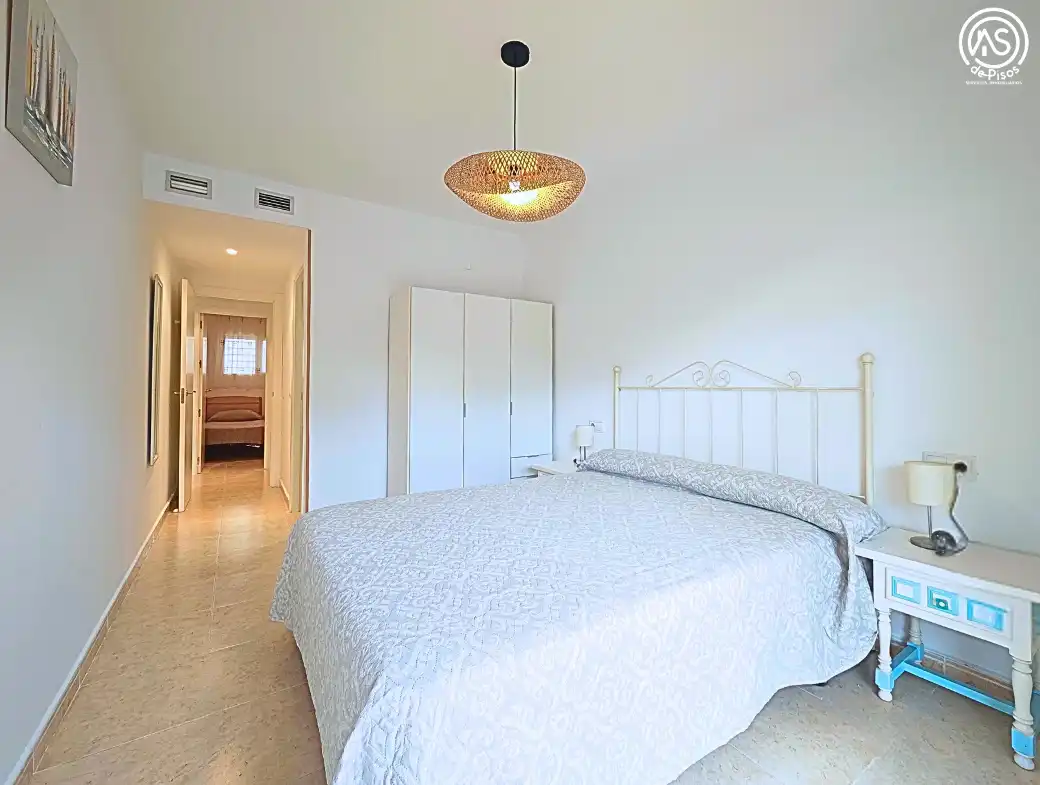 Dormitori de Apartament de lloguer en Mont-roig del Camp amb Aire condicionat, Calefacció i Jardí privat