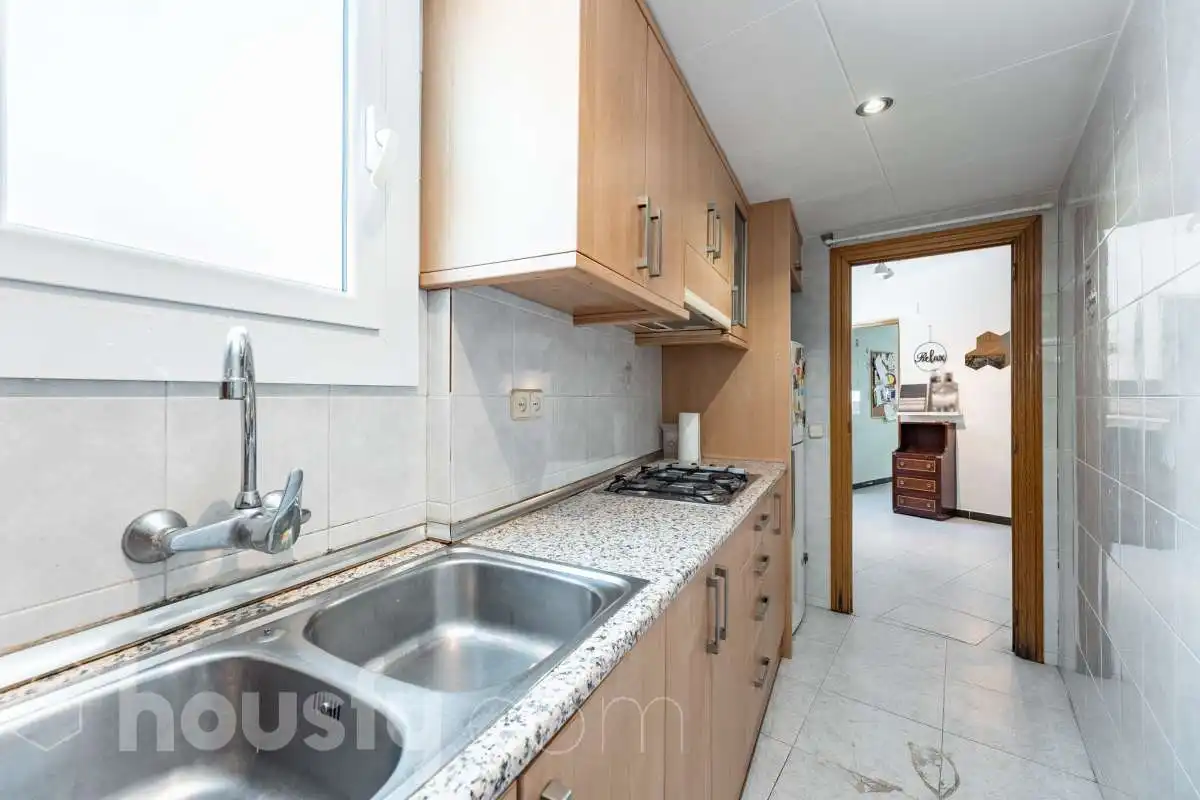 Cuina de Apartament en venda en Gavà amb Aire condicionat, Terrassa i Moblat