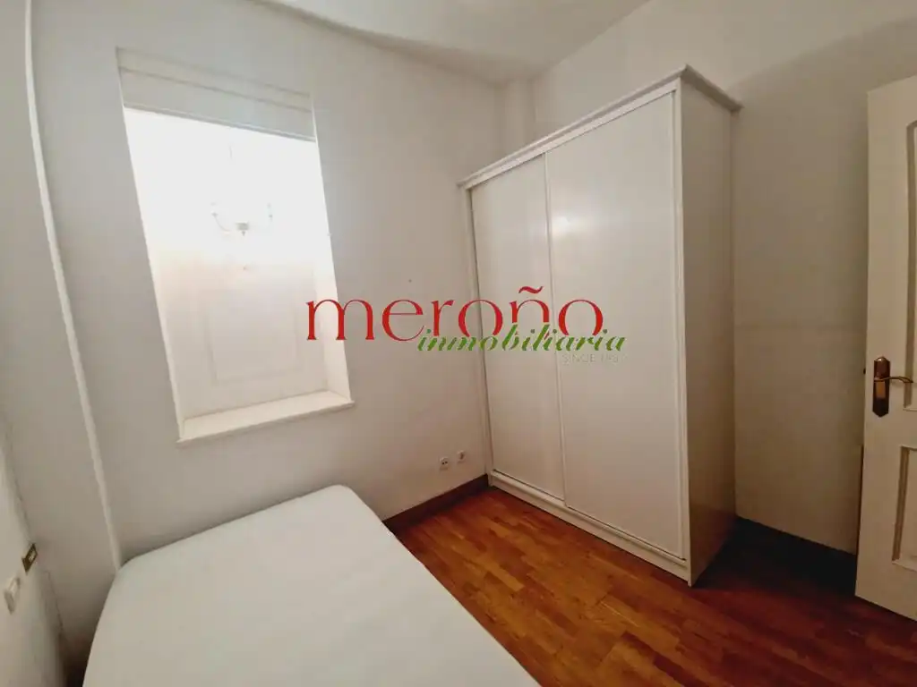 Dormitori de Planta baixa en venda en Elche / Elx amb Jardí privat, Parquet i Terrassa