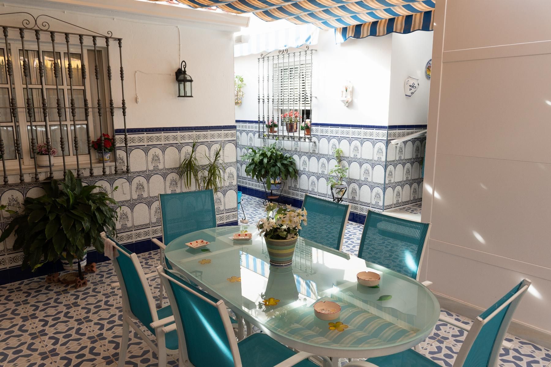 Terrace of House or chalet for sale in Dos Hermanas  with Storage room