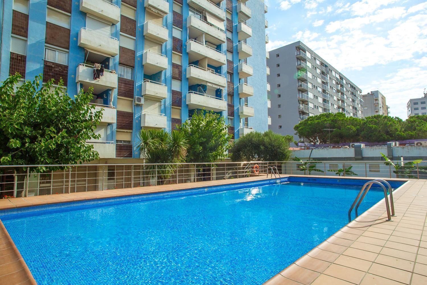 Piscina de Apartament en venda en Blanes amb Aire condicionat, Calefacció i Terrassa